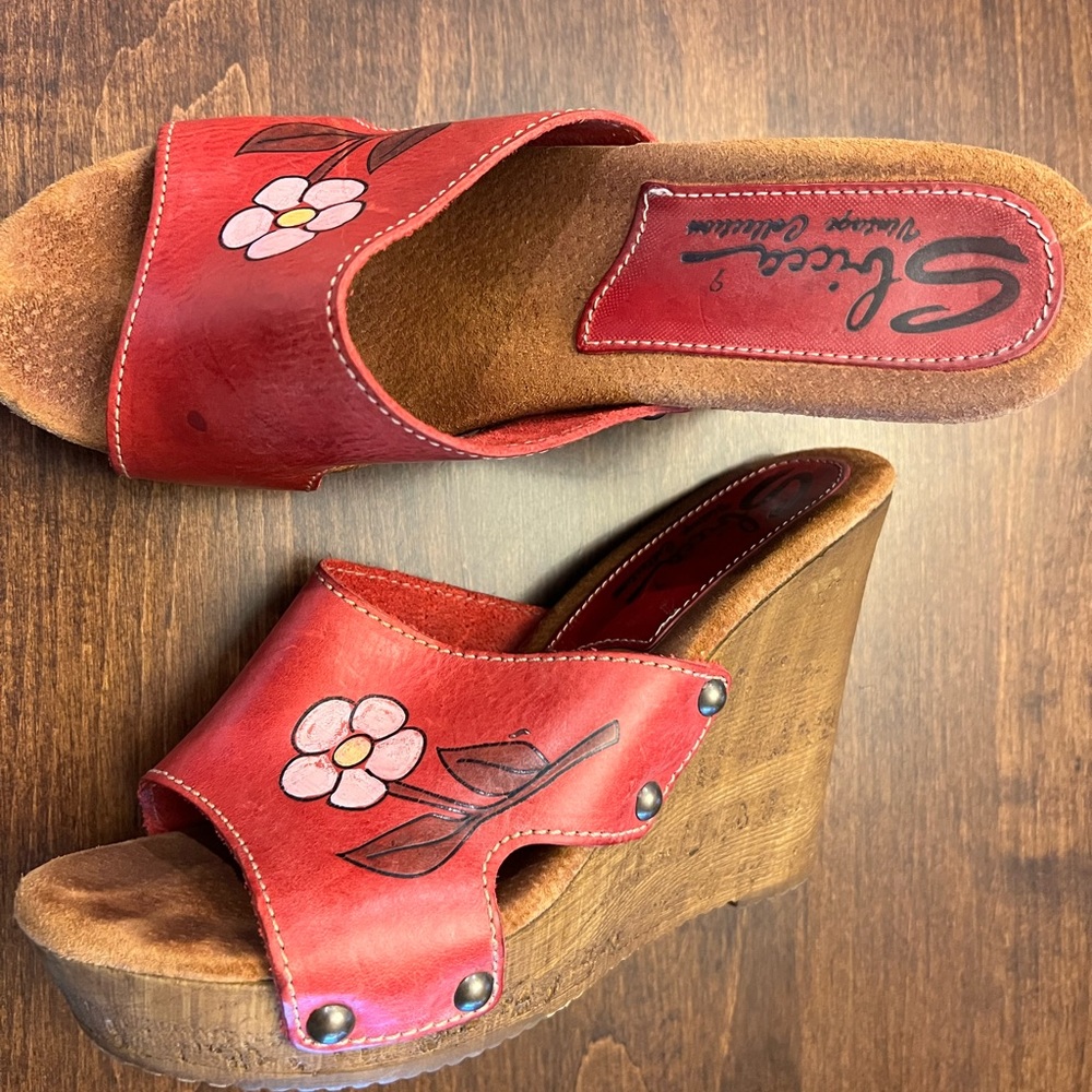 Women’s Sbicca wedges size 8. Red and tan